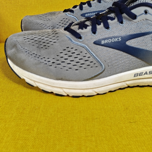 Brooks Beast 20 Blue Grey Athletic Running Sneaker Men's Shoe Size 12 Wide (2E) - Picture 3 of 11